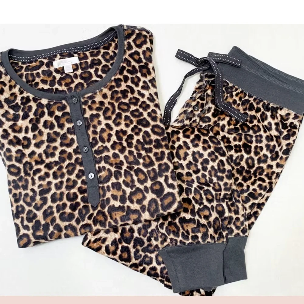 Velour Jogger Sleep Set — leopard print - Picture 1 of 9